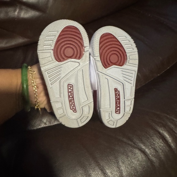 Jordan Spizike Low TD 'Team Red' baby/toddler shoes.
White and burgundy. - Picture 4 of 4